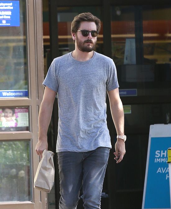 Scott Disick obsmaruje Kardashianki w swojej książce?