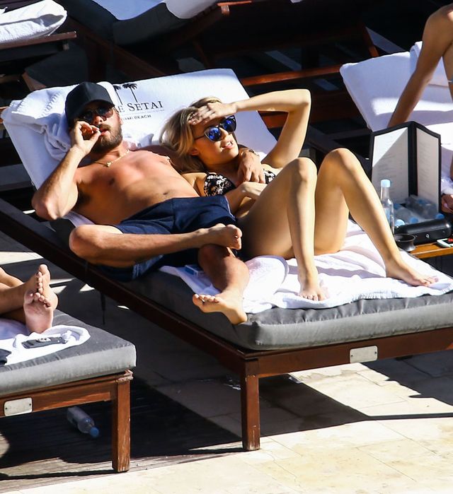 Scott Disick przytula nową dziewczynę(?) (FOTO)