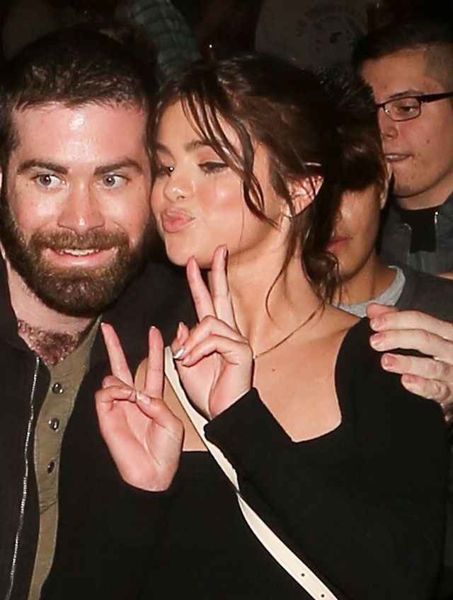 Selena Gomez w naszyjniku, który mówi bardzo dużo (ZDJĘCIA) Selena Gomez w naszyjniku, który mówi bardzo dużo (ZDJĘCIA)