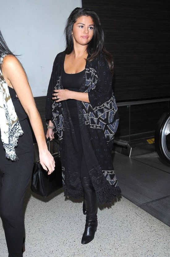 Dlaczego Selena Gomez jest tak spuchnięta? (FOTO)