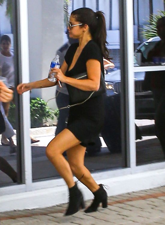 Selena Gomez gorzko pożałowała napompowania piersi