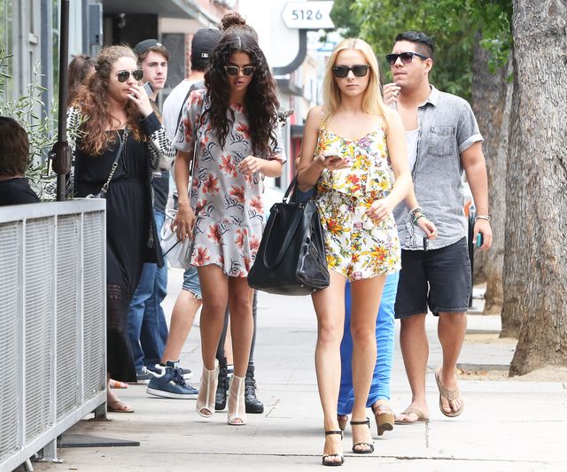 Selena Gomez zaszalała z fryzurą (FOTO) Selena Gomez zaszalała z fryzurą (FOTO)