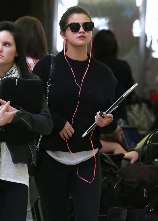 Selena Gomez zmienia styl dla świętego spokoju?