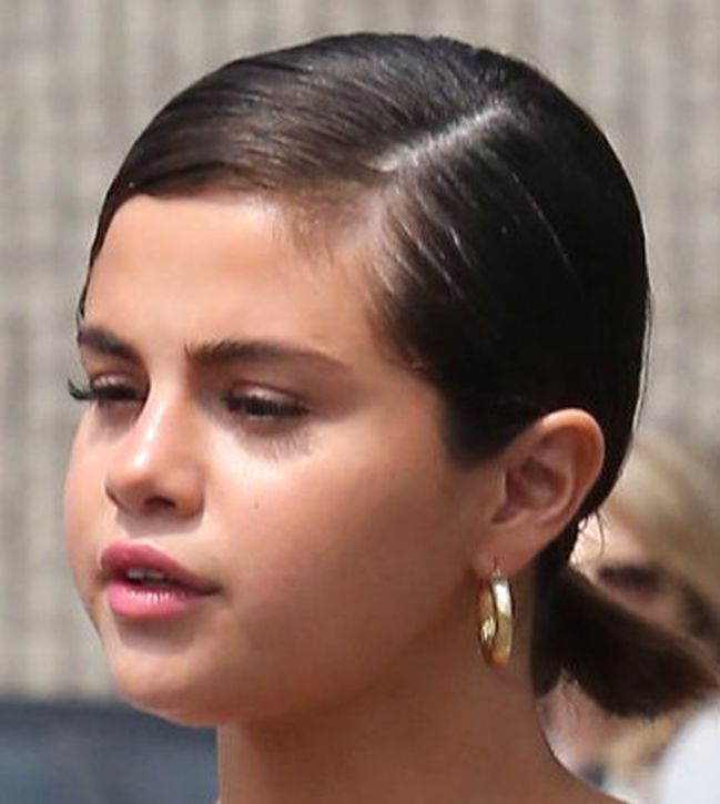 Selena Gomez coraz mniej przypomina gwiazdę Holywood (ZDJĘCIA)