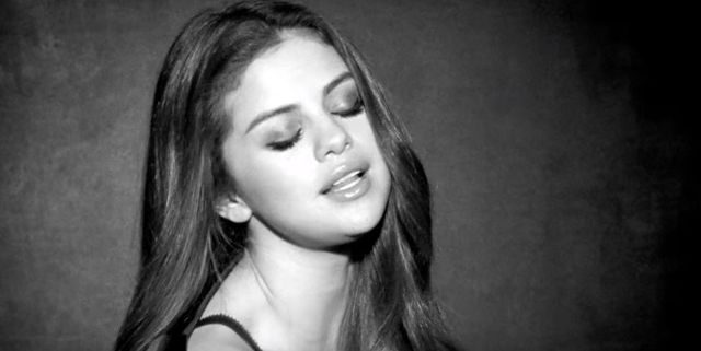 Selena Gomez wypuściła nowy teledysk. Uwodzi! I to w ubraniu!