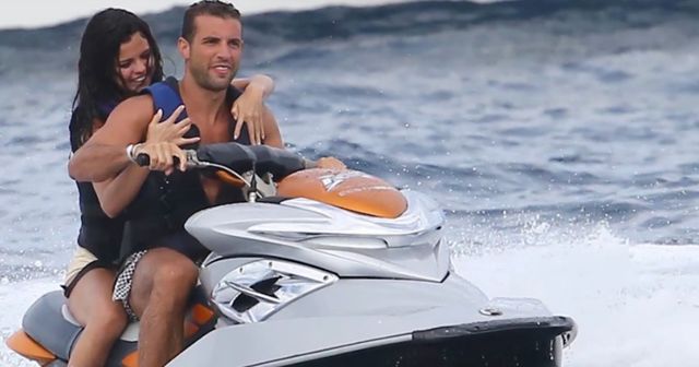 Tommy Chiabra - to on teraz tuli i całuje Selenę Gomez!