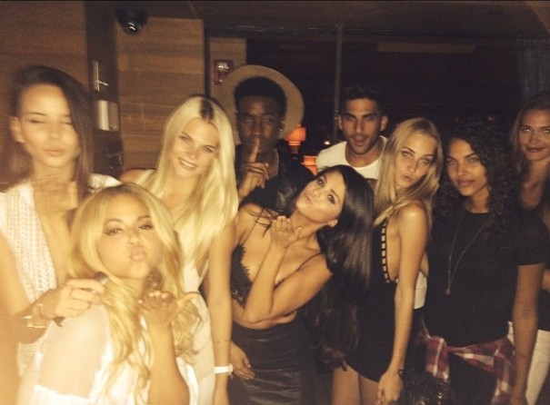 Selena Gomez powiększyła piersi! (FOTO) Selena Gomez powiększyła piersi! (FOTO)