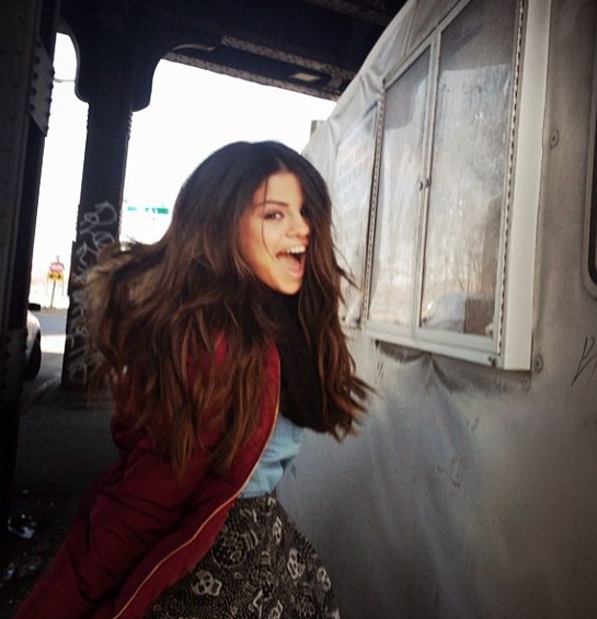 Selena Gomez oszpeciła się tatuażem? (FOTO)