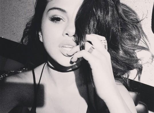 Selena Gomez powiększyła usta? (FOTO)