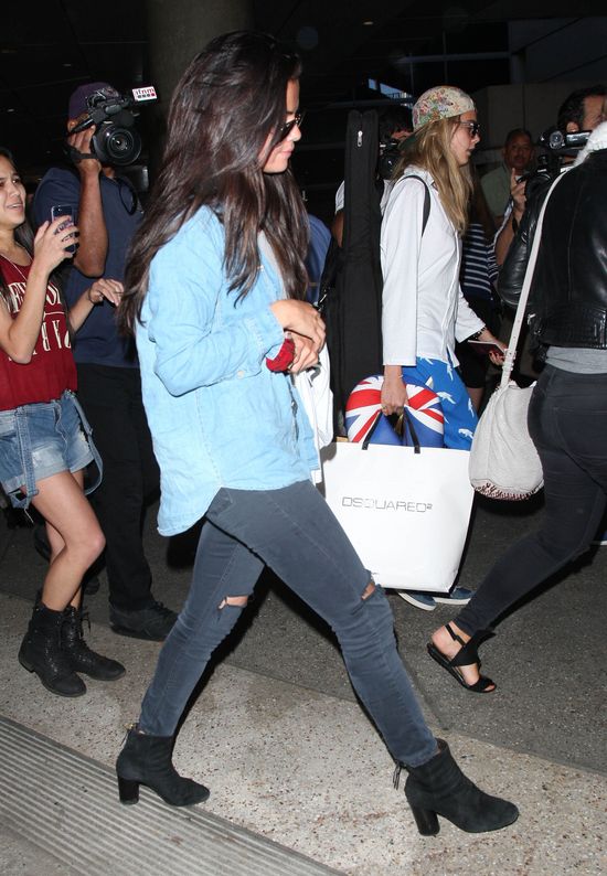 Selena Gomez zdjęła doczepy! (FOTO)