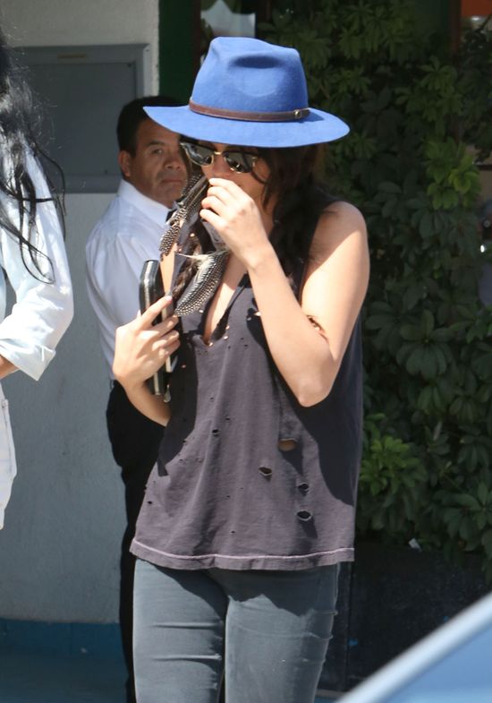 16 milionów na koncie, a w ubraniach dziura na dziurze (FOT 16 milionów na koncie, a w ubraniach dziura na dziurze (FOT