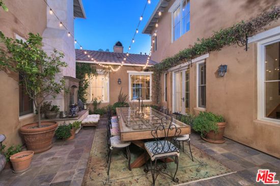 Łazienka Seleny Gomez jest większa od Twojej kawalerki! Łazienka Seleny Gomez jest większa od Twojej kawalerki!