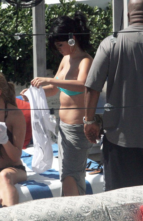 Selena Gomez w bikini (FOTO)