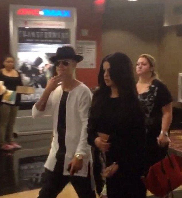 Selena Gomez i Justin Bieber na randce w kinie! (FOTO)