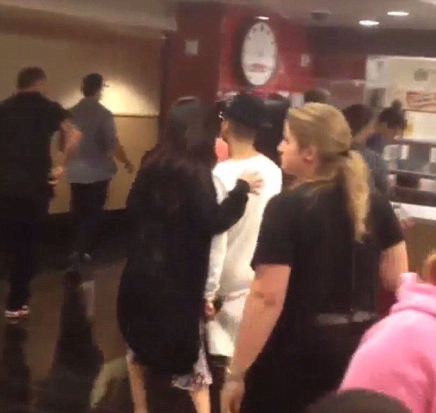 Selena Gomez i Justin Bieber na randce w kinie! (FOTO)