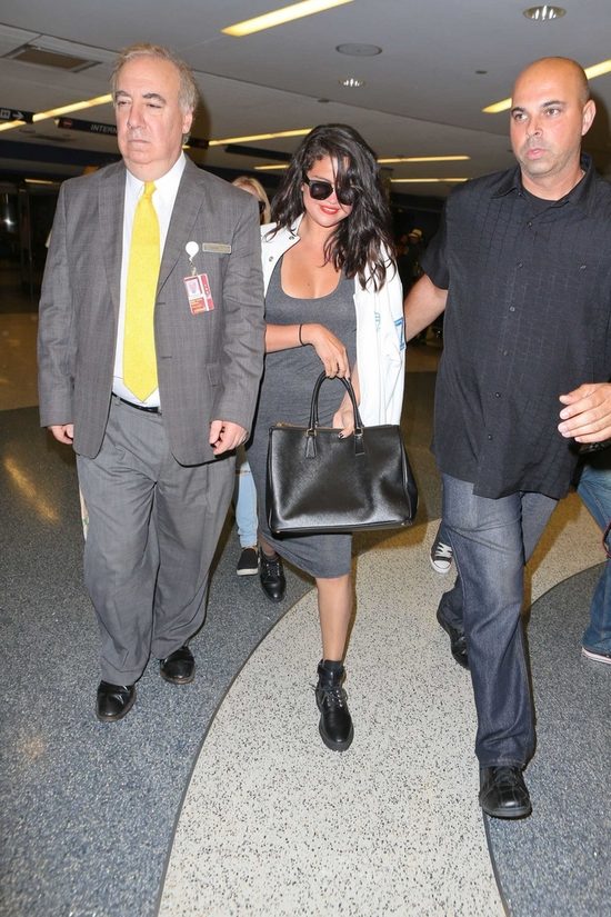 Po Selenie Gomez widać dodatkowe 5 kilogramów (FOTO)