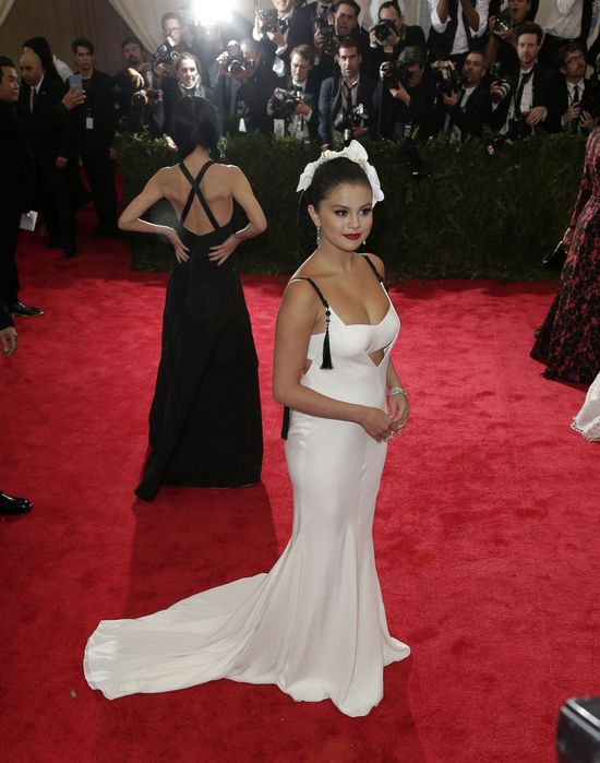 Selena Gomez rozpłakała się przy Kris Jenner Selena Gomez rozpłakała się przy Kris Jenner