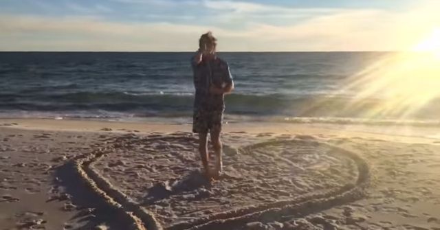 Selena Gomez pójdzie z NIM na studniówkę? (VIDEO)