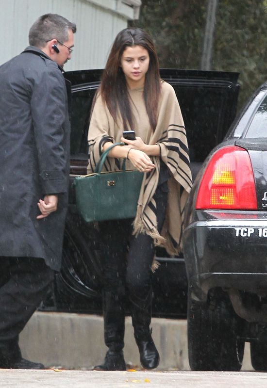 Tak napradę wygląda Selena Gomez bez makijażu (FOTO)  