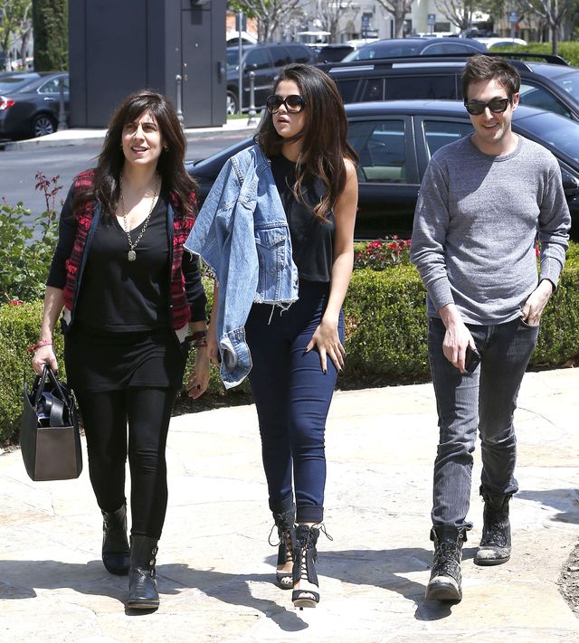 Selena Gomez błysnęła biustem (FOTO) Selena Gomez błysnęła biustem (FOTO)