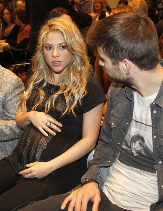 Bardzo ciężarna Shakira na gali (FOTO)