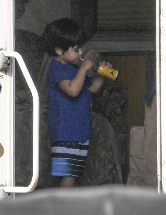 Synek Shakiry przeszkadzał mamie w pracy (FOTO)