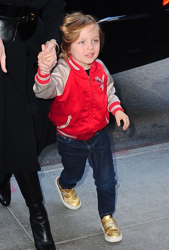 Angelina Jolie z dziećmi na zakupach (FOTO)