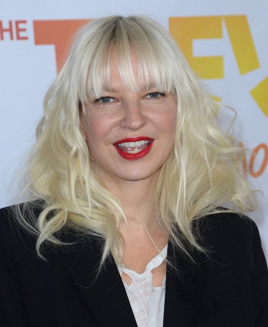 Dlaczego Sia nie chce pokazywać swojej twarz?