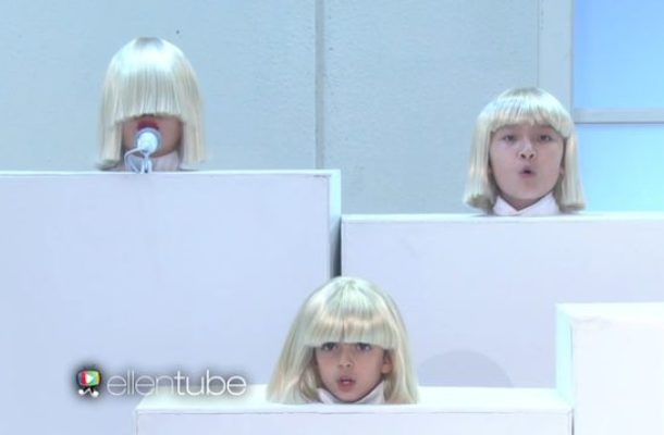 Sia u Ellen znów nie pokazała twarzy [VIDEO]