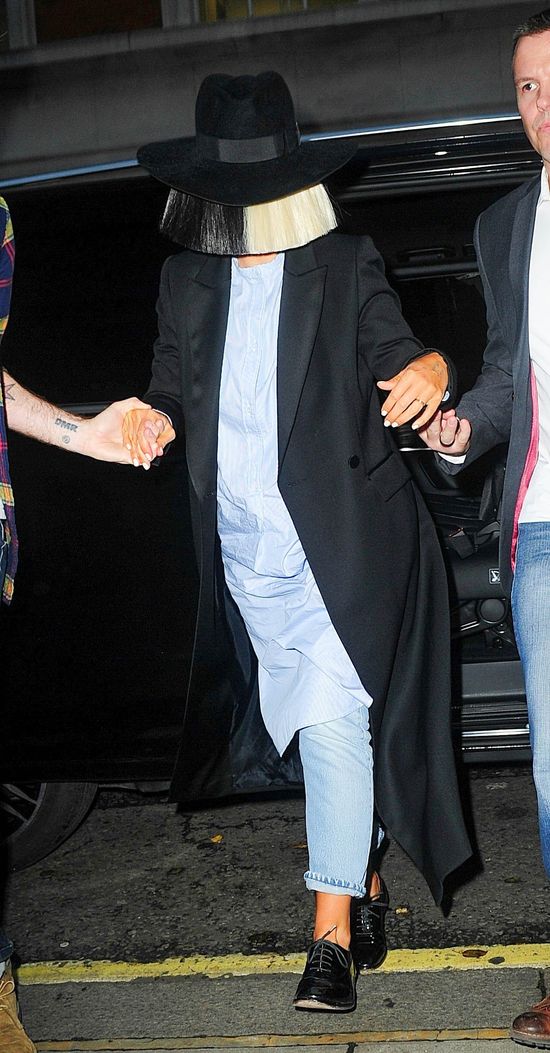 Sia w niecodziennym wywiadzie VIDEO)