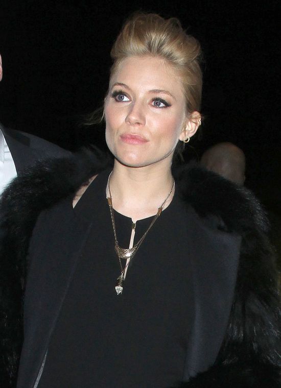 Gdzie ten blask Sienny Miller? (FOTO)