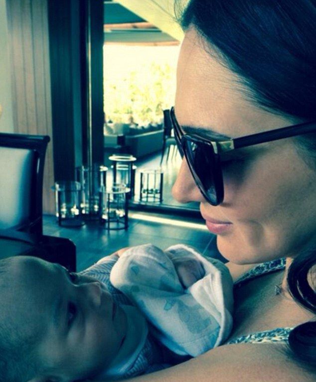 Ten dumny tatuś wciąż nie może nacieszyć się swoim synkiem Ten dumny tatuś wciąż nie może nacieszyć się swoim synkiem