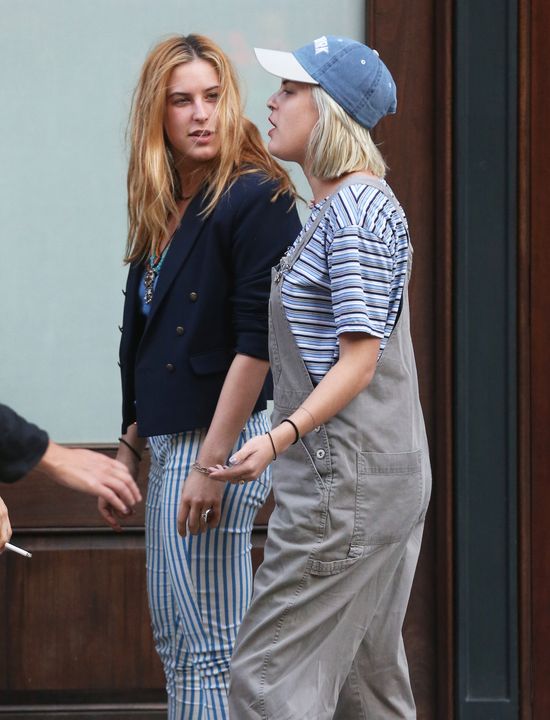 Tak całują się siostry Willis (FOTO)