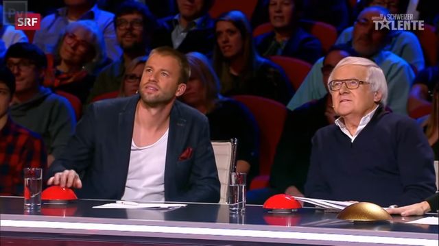 Niewiarygodna malarka w szwajcarskim Mam Talent! (VIDEO)