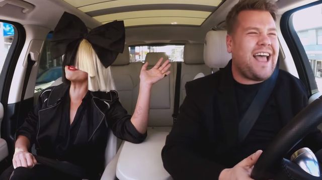 Sia w niecodziennym wywiadzie VIDEO)