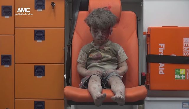 Tragedia tego dziecka jest wstrząsająca (VIDEO)