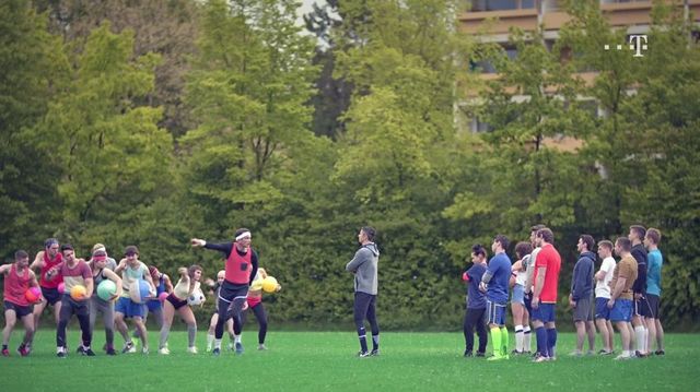 Robert Lewandowski i Tomasz Kot... w najdziwniejszej reklamie, jaką obejrzycie!