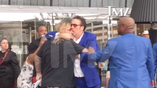 PIJANY Nicolas Cage POBIŁ się z... wokalistą rockowym! (VIDEO) PIJANY Nicolas Cage POBIŁ się z... wokalistą rockowym! (VIDEO)
