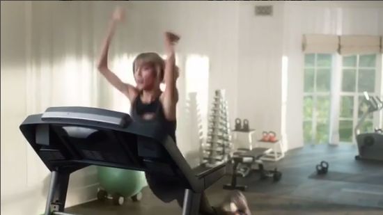 Ten UPADEK Taylor Swift jeszcze nigdy nie był aż tak bolesny! Ten UPADEK Taylor Swift jeszcze nigdy nie był aż tak bolesny!