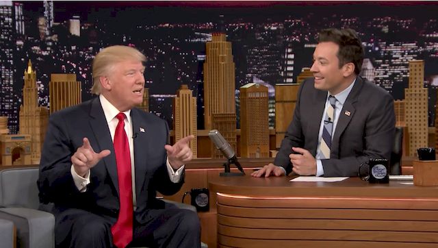 Jimmy Fallon wytarmosił Donalda Trumpa za włosy! (VIDEO)