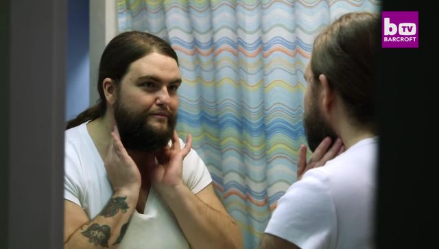 Ta kobieta wyhodowała u siebie PRAWDZIWĄ brodę! I czuje się... sexy! (VIDEO)