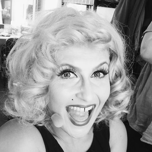 Katarzyna Skrzynecka składa z córeczką życzenia (FOTO)