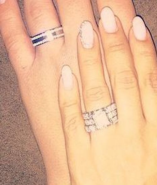 Ta gwiazda postawiła na wypasione obrączki (FOTO)