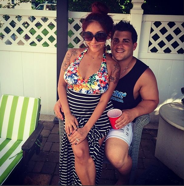 Tak będzie wyglądała suknia ślubna Snooki? (FOTO) Tak będzie wyglądała suknia ślubna Snooki? (FOTO)