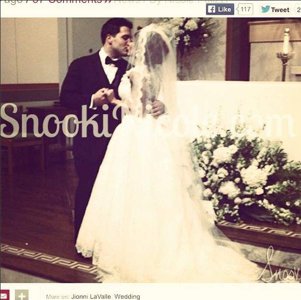 Ta gwiazda postawiła na wypasione obrączki (FOTO)