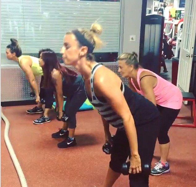 Snooki w 8. miesiącu ciąży wciąż pakuje na siłowni (VIDEO)