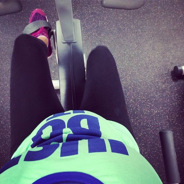 Snooki w 8. miesiącu ciąży wciąż pakuje na siłowni (VIDEO)