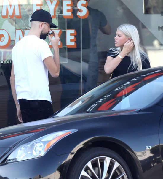 Prasa pisze o niej siostra Khloe Kardashian (FOTO)