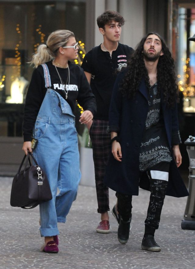 Na zębach nosi grilla 14-karatowego złota, a zakupy na gwiazdkę robi u Diora (FO Na zębach nosi grilla 14-karatowego złota, a zakupy na gwiazdkę robi u Diora (FO