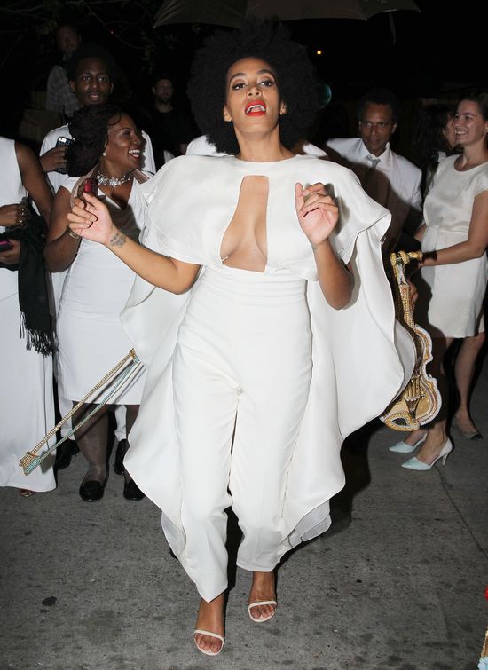 Solange pobiła rekord kreacji ślubnych (FOTO) Solange pobiła rekord kreacji ślubnych (FOTO)